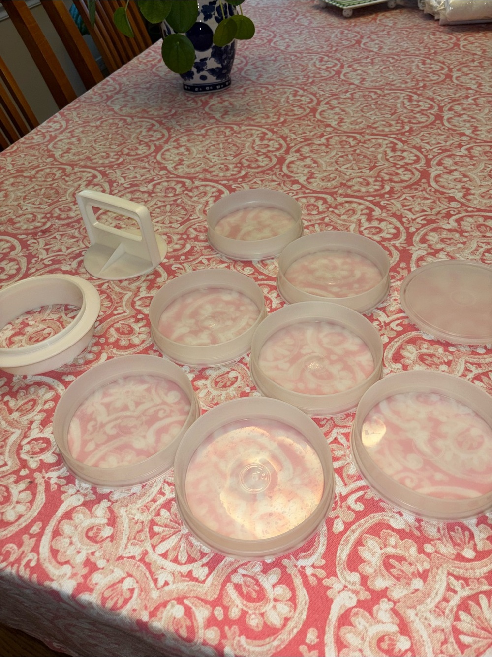 Tupperware Hamburger Press Set - Picture 3 of 3